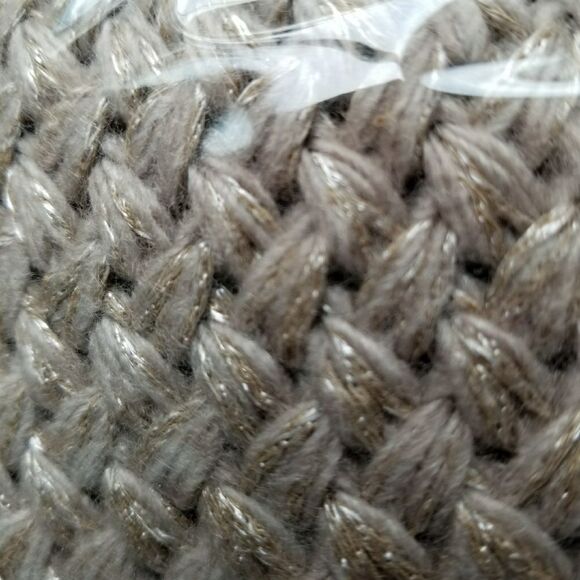 Banana Republic Heritage collection cream with metalic thread - Picture 2 of 3